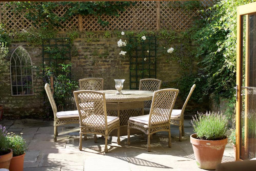 Appartamento Spacious Flat With South Facing Garden Londra