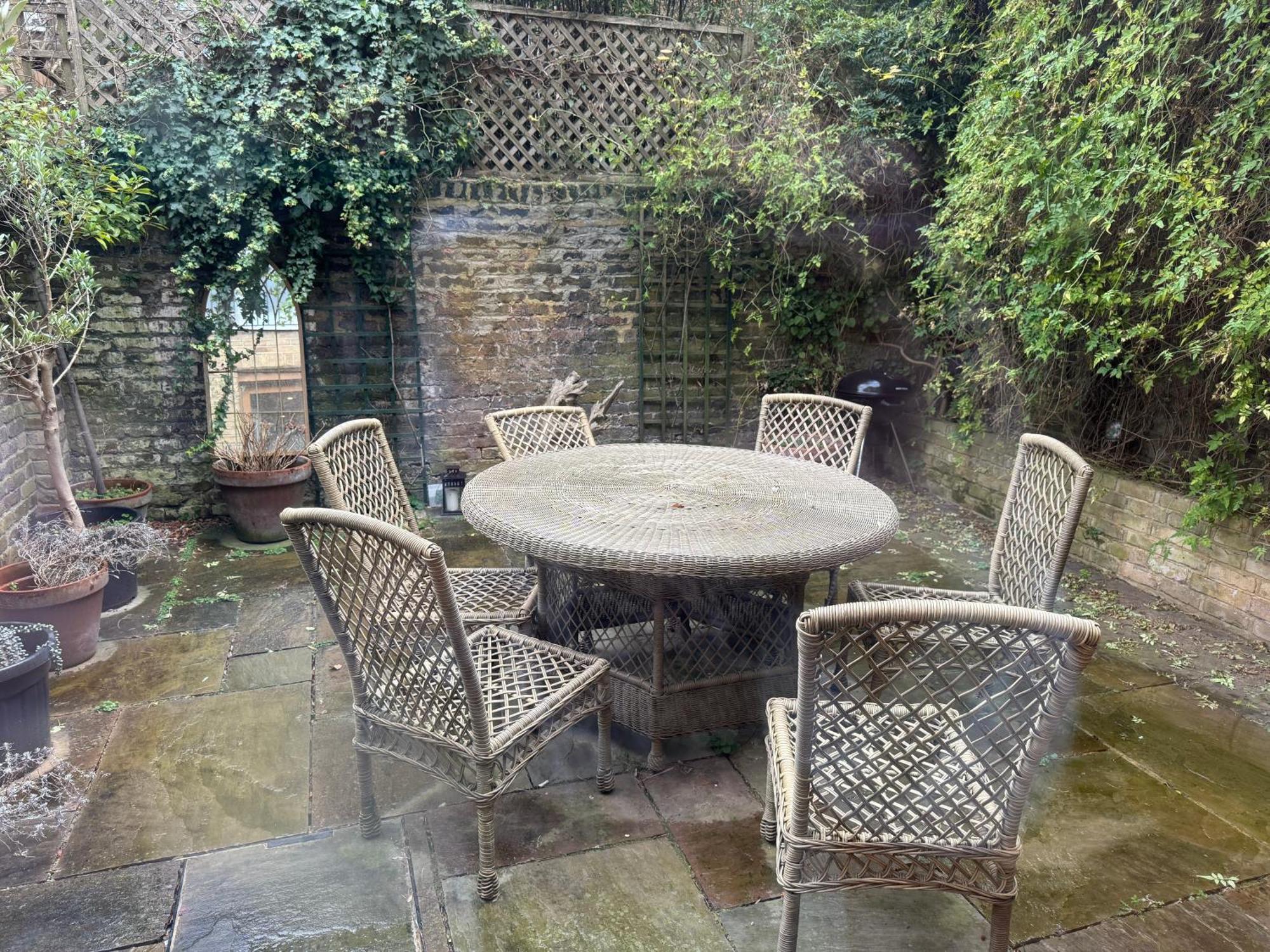Appartamento Spacious Flat With South Facing Garden Londra