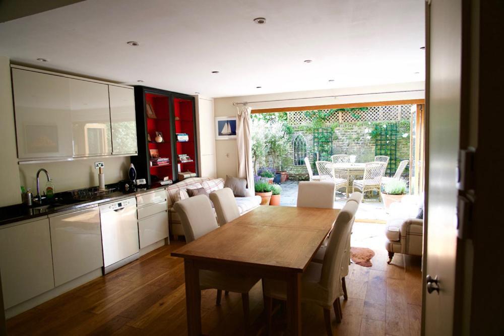 Spacious Flat With South Facing Garden Appartamento *